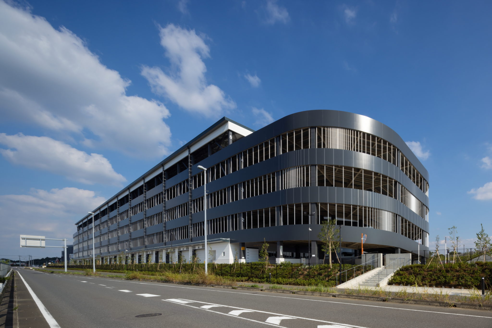 グッドマンビジネスパーク｜施工事例｜イビデングリーンテック株式会社